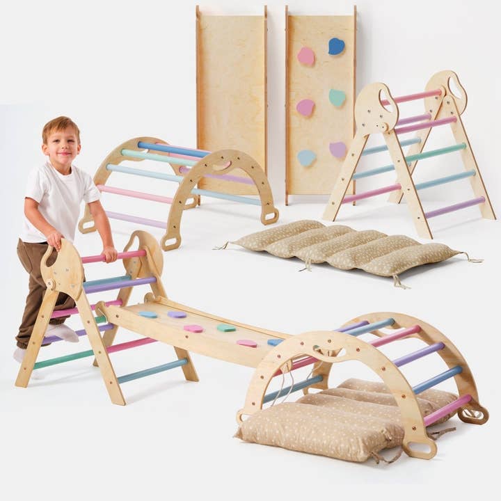 Ensemble d'escalade Montessori 4 en 1 : Triangle de Pikler, Arche, Planche de glisse et Coussin pour tout-petits (1–3 ans) - Pastel pour la vente par Goodevas