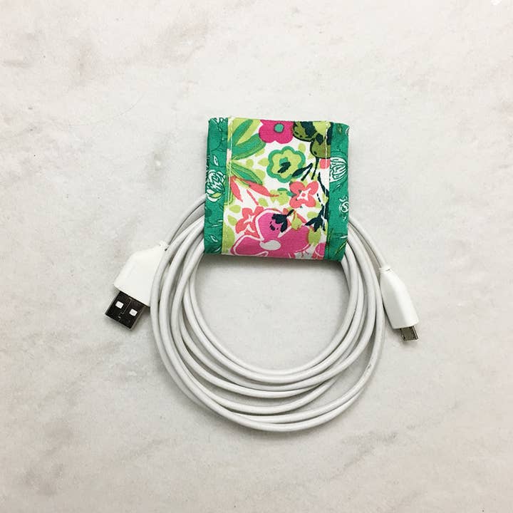 Around the Bobbin - Wholesale Craft Supplies - The Tech Organizer | Sewing Pattern3