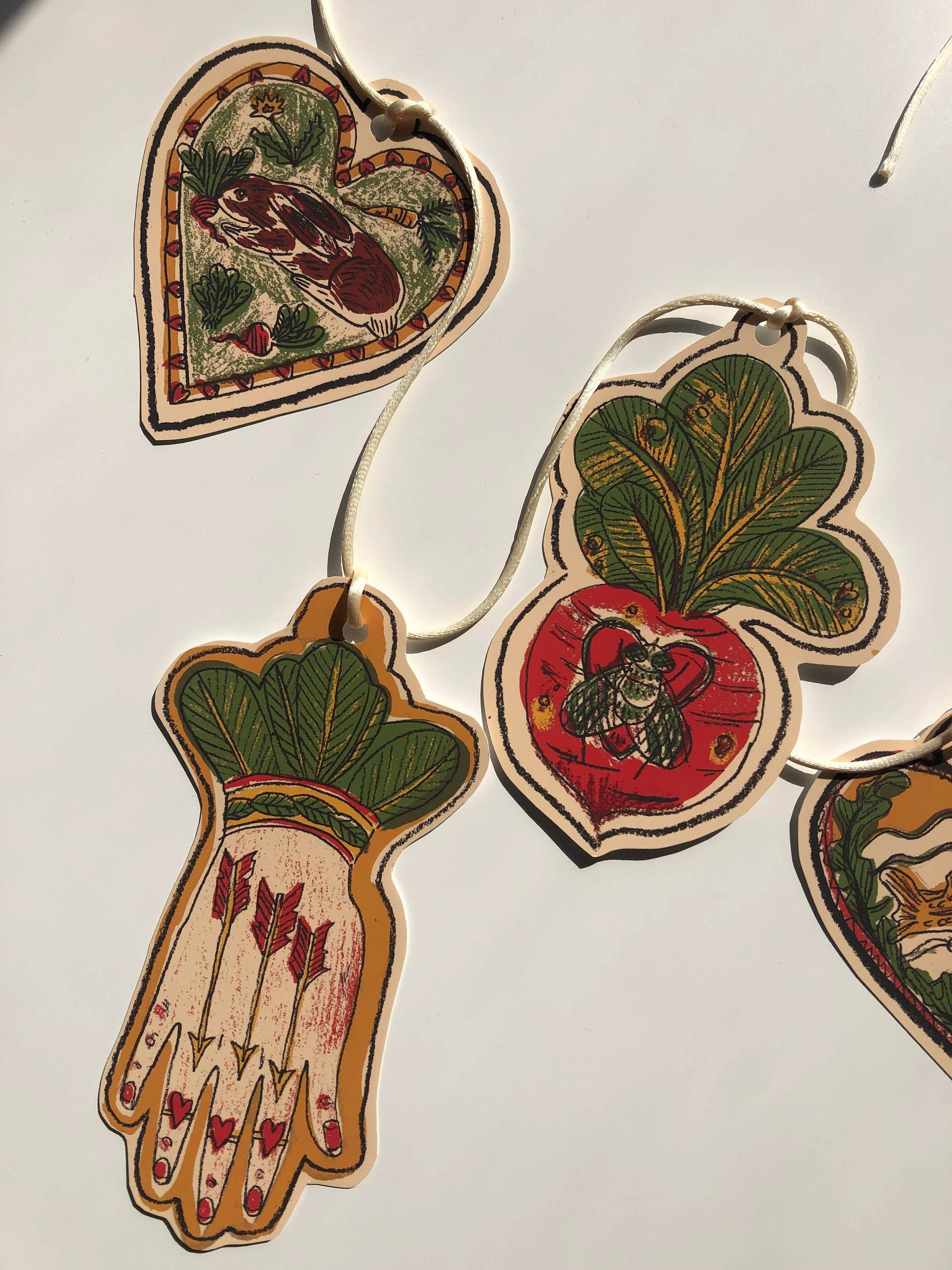 Tulips and Heather - Vente Fanion/guirlande - Guirlande en papier illustrée - Lapin Radis Mains et Cœur3