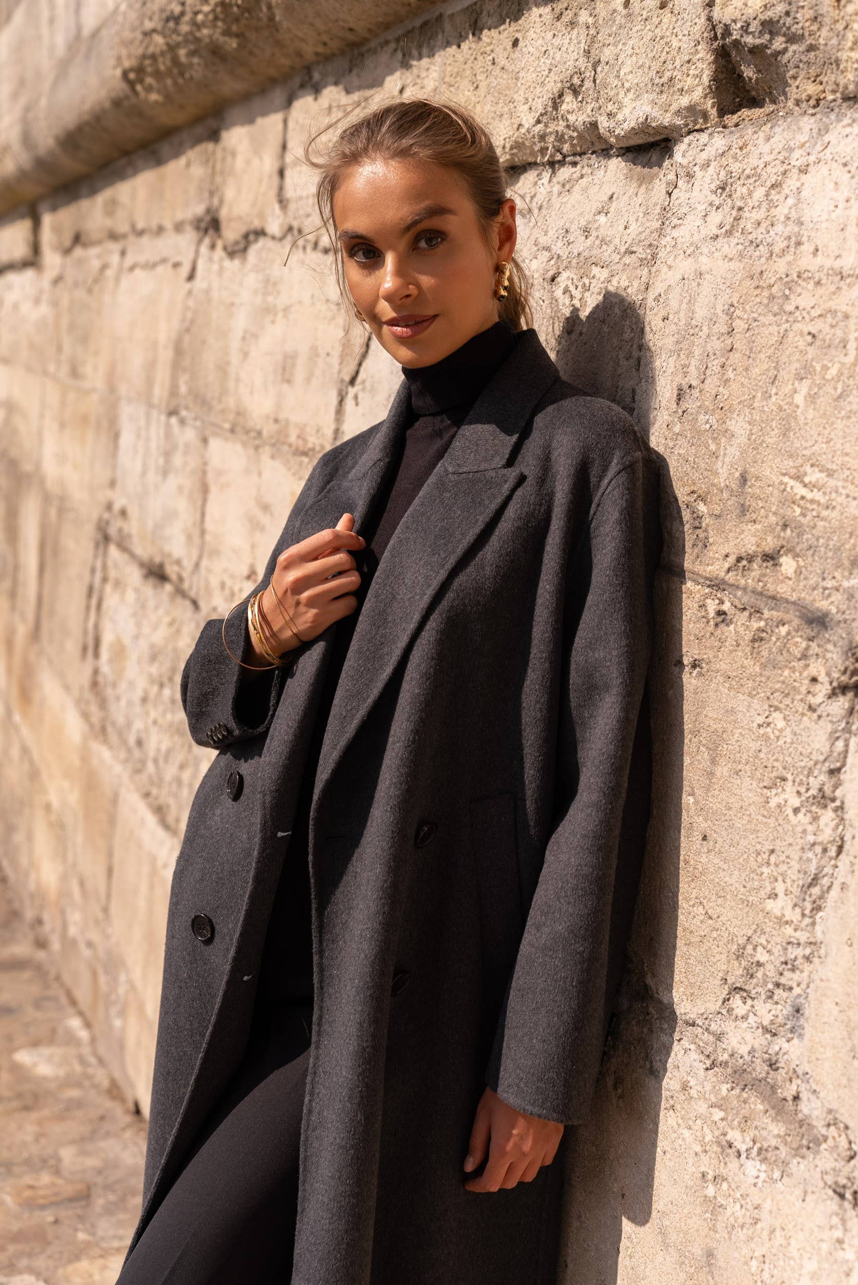 Attentif Paris – Großhandel Mantel - Damen – Extra langer, handgenähter Oversize-Mantel aus Wollmischung15