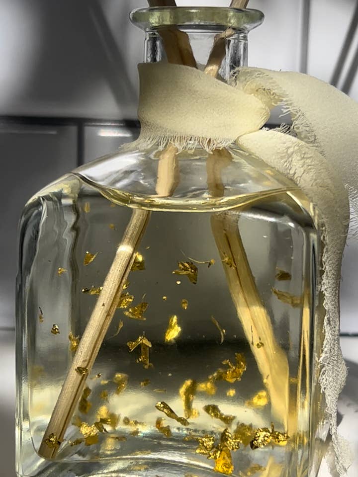 Firefly Gold Leaf Reed Diffuser för wholesale av White Horse Candle Co.