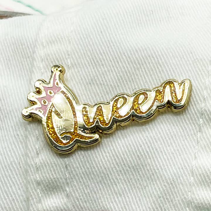 ÉPINGLE EN ÉMAIL À PAILLETTES REINE pour la vente par Special Tokens