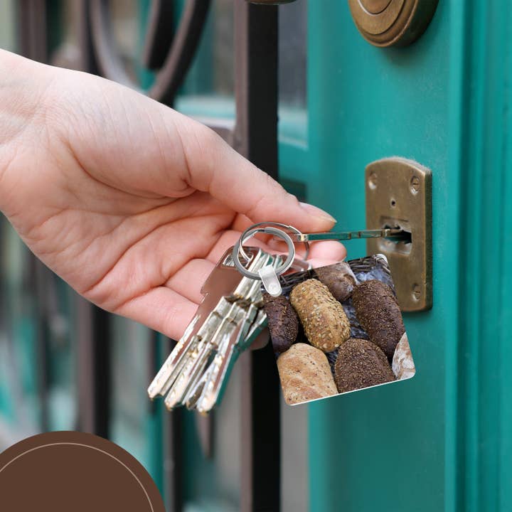 3dRose - Wholesale Keychain – Unisex - 3dRose, A variety of breads in baskets at a market in the town of Alkmaar. 2, Key Chain5