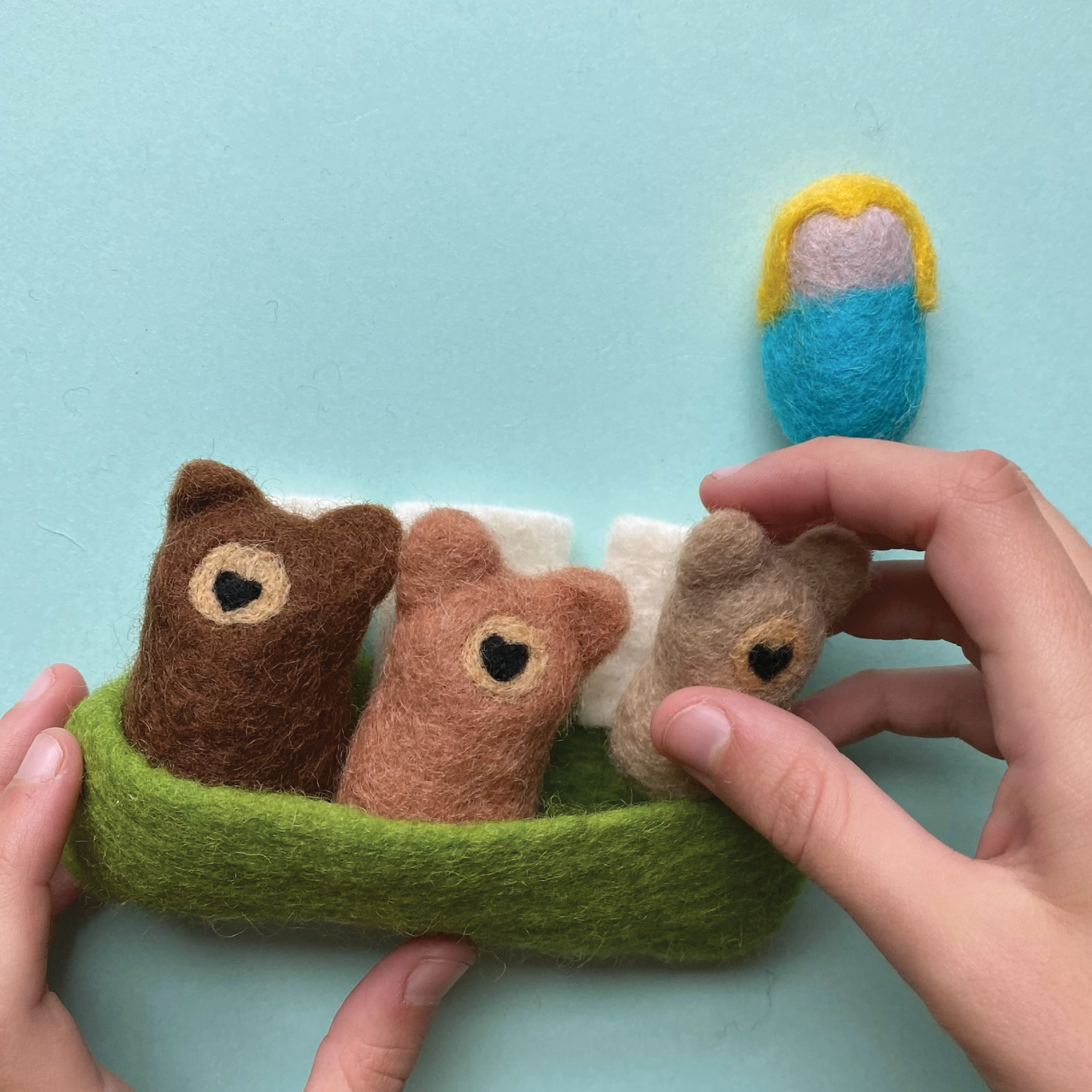 Sheep Farm Felt - Wholesale Toy Set - Kids - Pocket Pals | Goldilocks & The Three Bears4