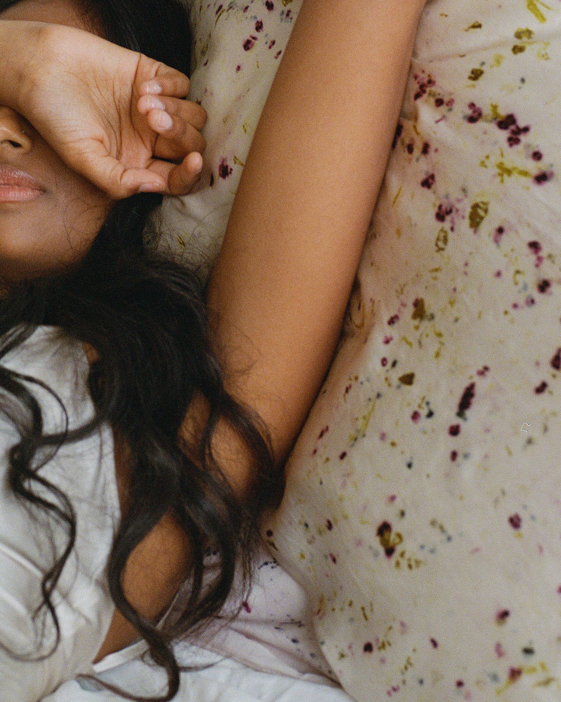 Laila Textiles - Vente Taies/housses d'oreiller - Taie d'oreiller en soie Queen teintée naturellement - Forest3