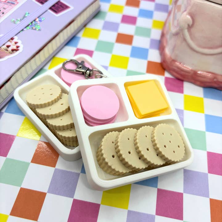 Dîner de Fille | Porte-clés | Imprimé en 3D pour la vente par Kish B. Designs