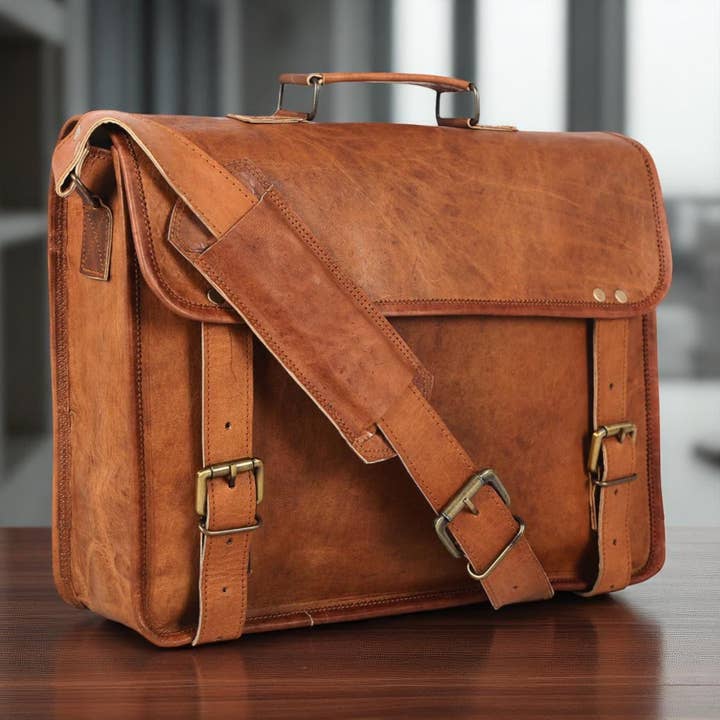 Sacs en cuir sur mesure pour messager et ordinateur portable pour hommes pour la vente par Hana Exports