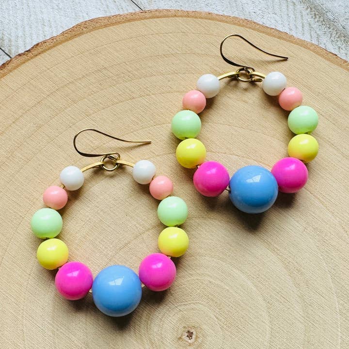 Pendientes Pastel, Aros de Oro, Pendientes de Cuentas, Pendientes Boho Colgantes, Regalo de Cumpleaños para Mejor Amiga, Lindo Regalo de Halloween para Profesora, Estilo de los 80. para venta al por mayor de Same Sunset Design