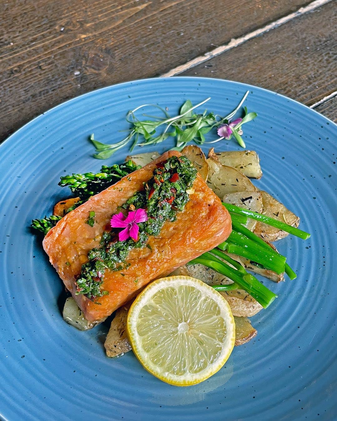 Oshi - Wholesale Fish/Seafood - Oshi plant-based salmon-inspired fillets3