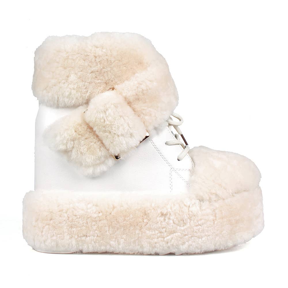 Bege Botinhas femininas Anthony Wang com plataforma, cadarço e pelo cor rosa para venda a revendedores na Faire1