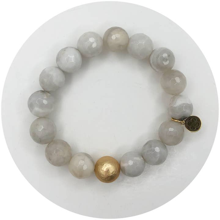 Agata Nuvola Lattiginosa con Accento in Oro Martellato per la vendita all'ingrosso da parte di Oriana Lamarca Designs