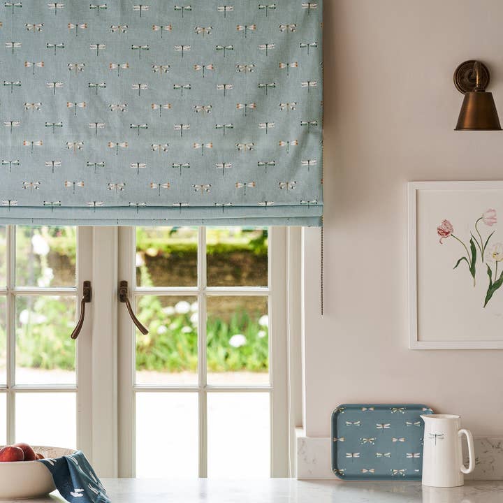 Aquarell-Libellenstoff pro Meter für den Großhandel von Sophie Allport