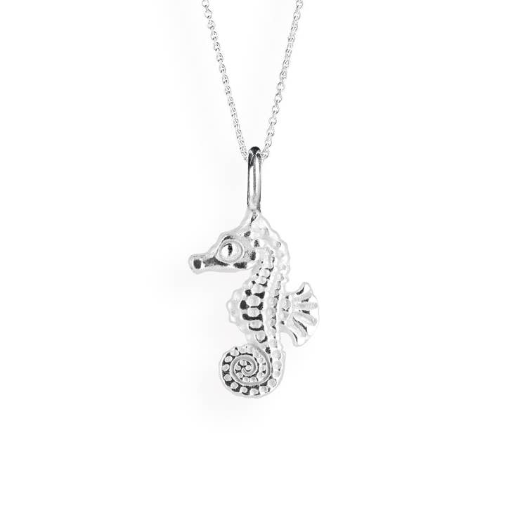 Sealife mini seahorse pendant in silver for wholesale by Heartbreaker designd by Drachenfels