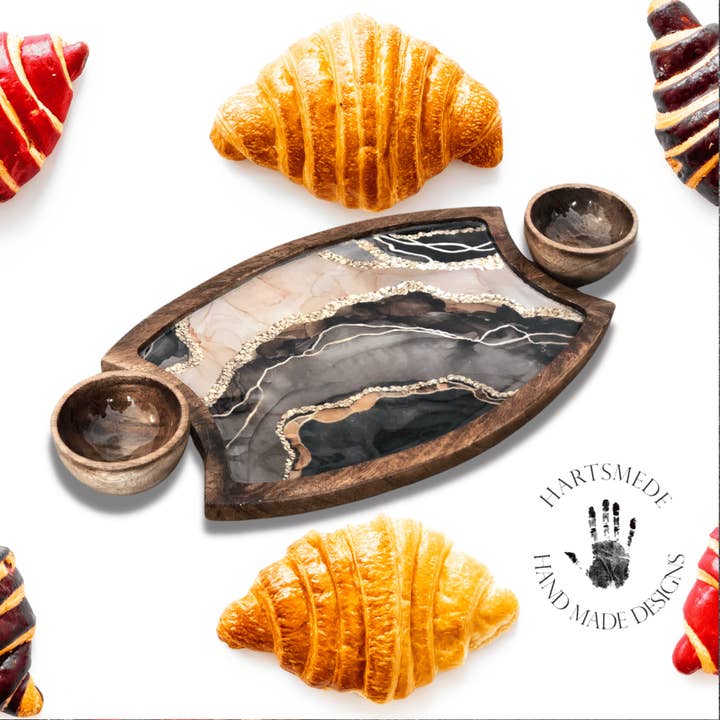 Hartsmede - Wholesale Platter - Crescent Chip & Dip Platter Set with 2 Dip Bowls1