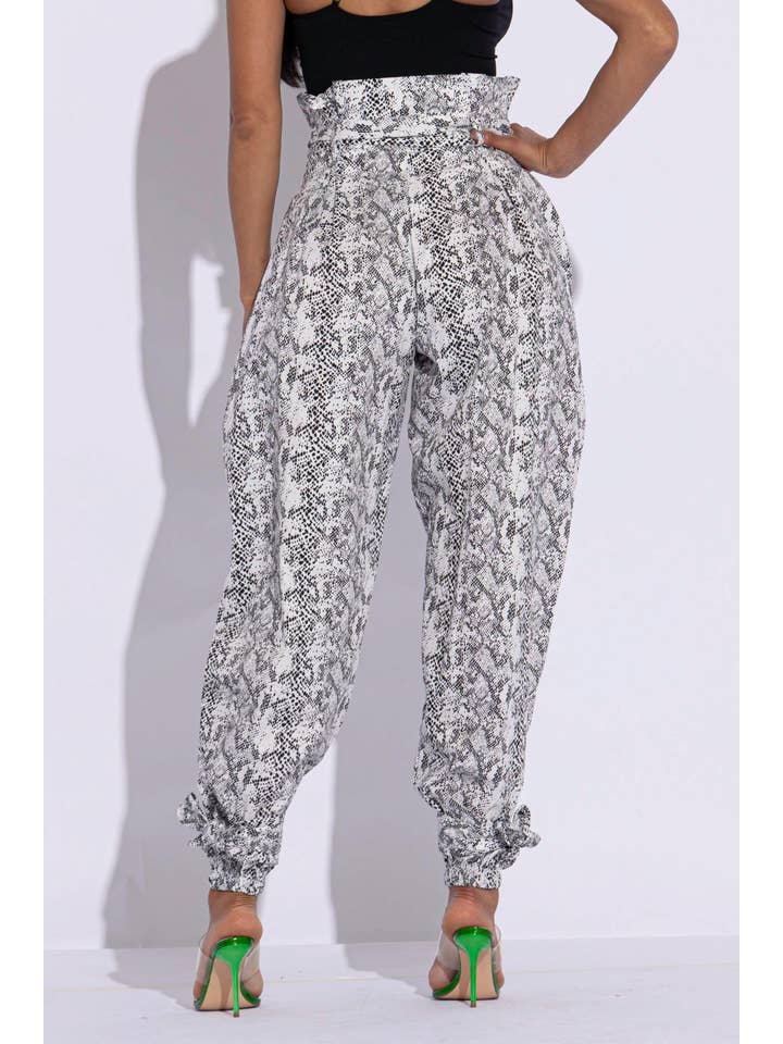 GRIJS Cargobroek met slangenhuidprint voor groothandel op Faire1