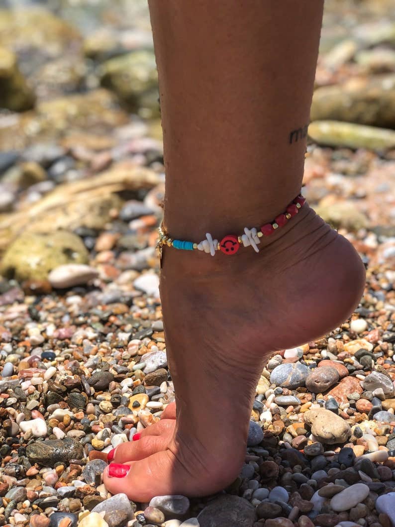 Christina Christi – Pulseira de tornozelo por atacado – Tornozeleira Boho com pingente de sorriso e miçangas coloridas4