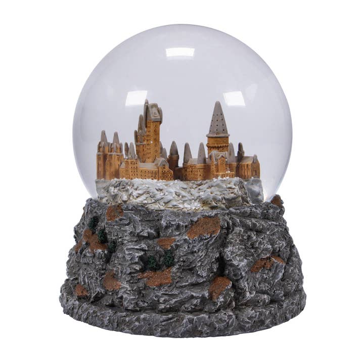 Half Moon Bay – wholesale Snow globe – Snow Globe Boxed (100mm) - Harry Potter (Hogwarts Castle)3