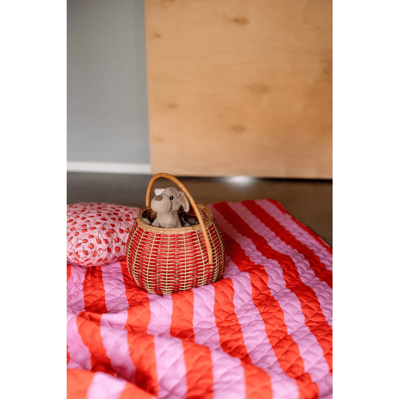 Lempi Lifestyle – Manta para sofá por atacado – Vermelho - Risca Cor-de-Rosa Tikkitäkki2