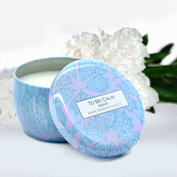 Serenity - Hvid pæon & Tuberose - Mini Candle for engroshandel hos To Be Calm
