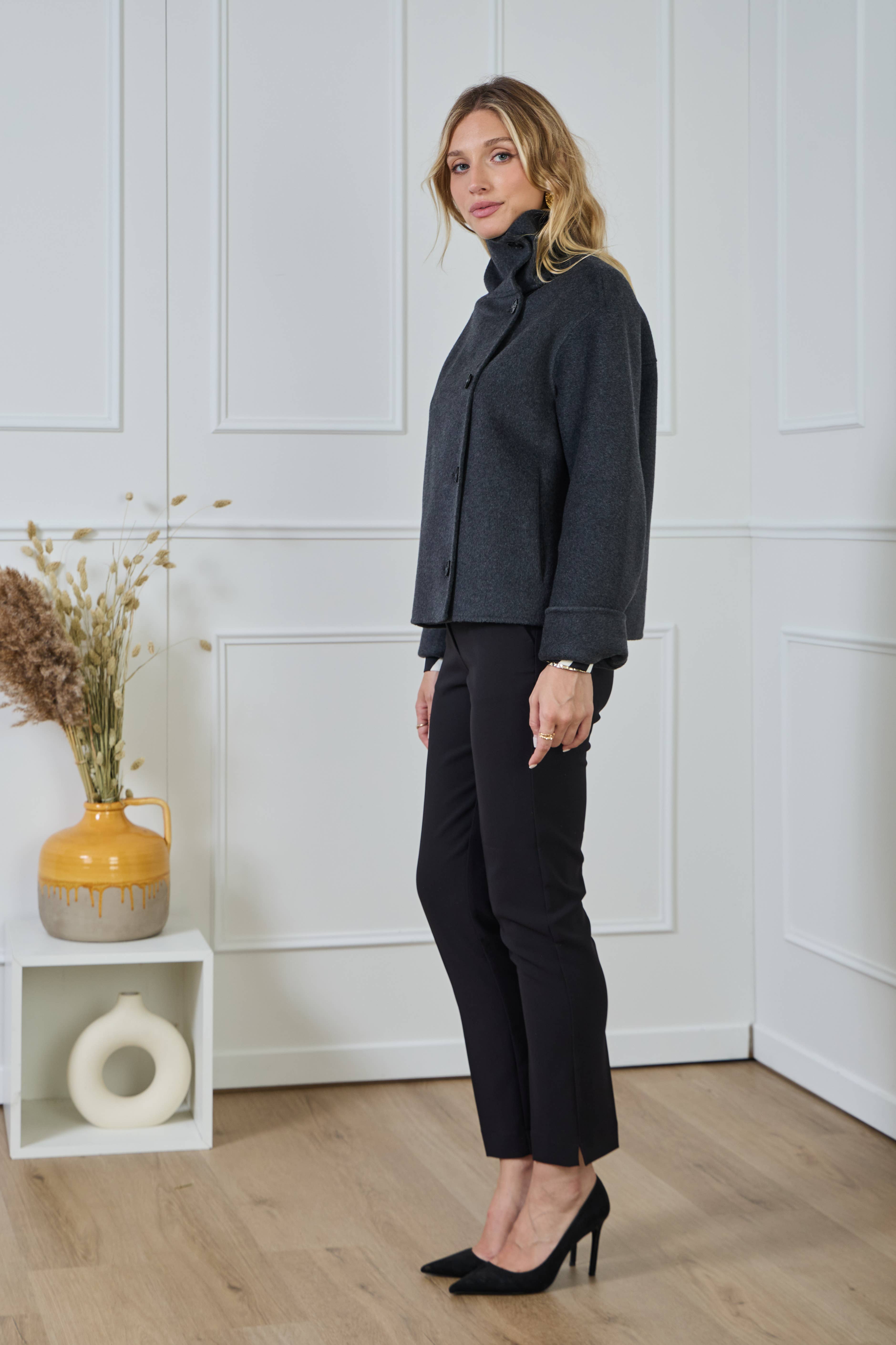 LULUMARY - Wholesale Varsity/Baseball Jacket - Women's - Short coat V32818