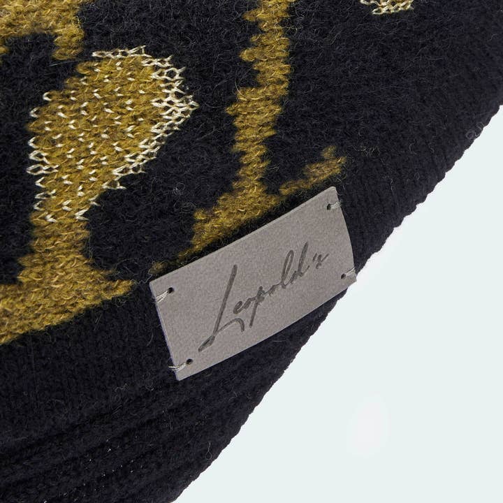 Leopold's Finest for dogs - Wholesale Pet Sweater - Dog - Knitted sweater with leopard pattern for dachshunds and small dogs6