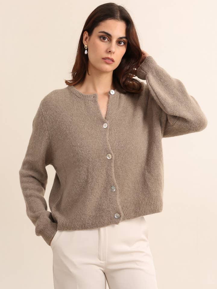 NAÏS PARIS - Wholesale Cardigan - Women's - SUPER FINE ALPACA SHORT BUTTON CREW NECK CARDIGAN