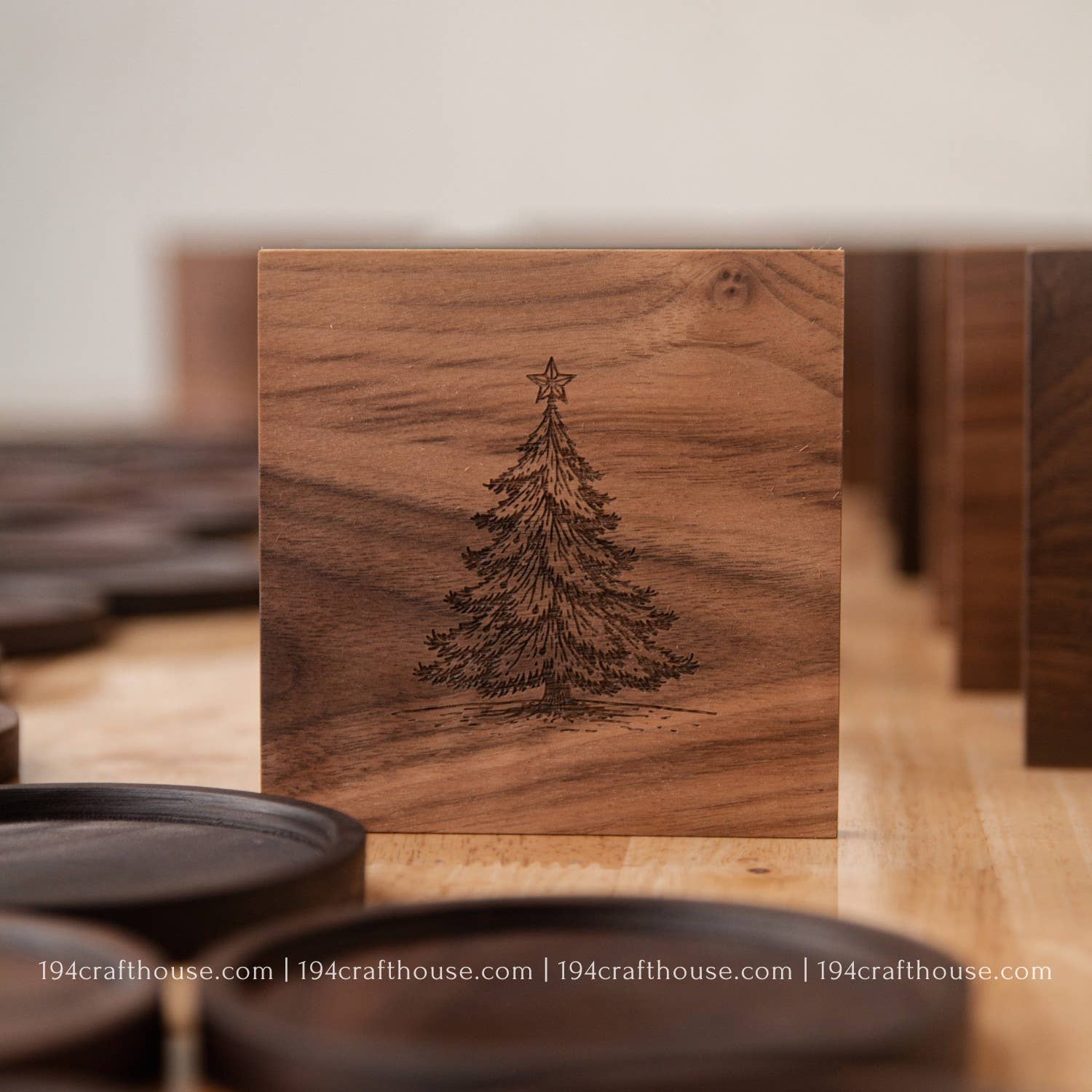 194 Craft House – wholesale Underlägg – Julgransunderlägg i valnötsträ - Heminredning & Gåva2