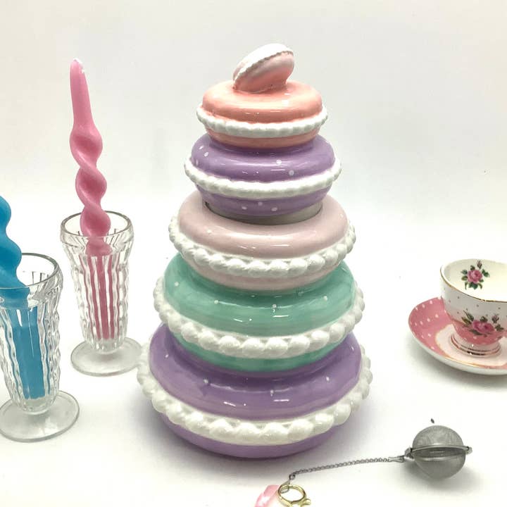 Centre de table de macarons français Pot à biscuits en céramique pour la vente par All Little Cute Things