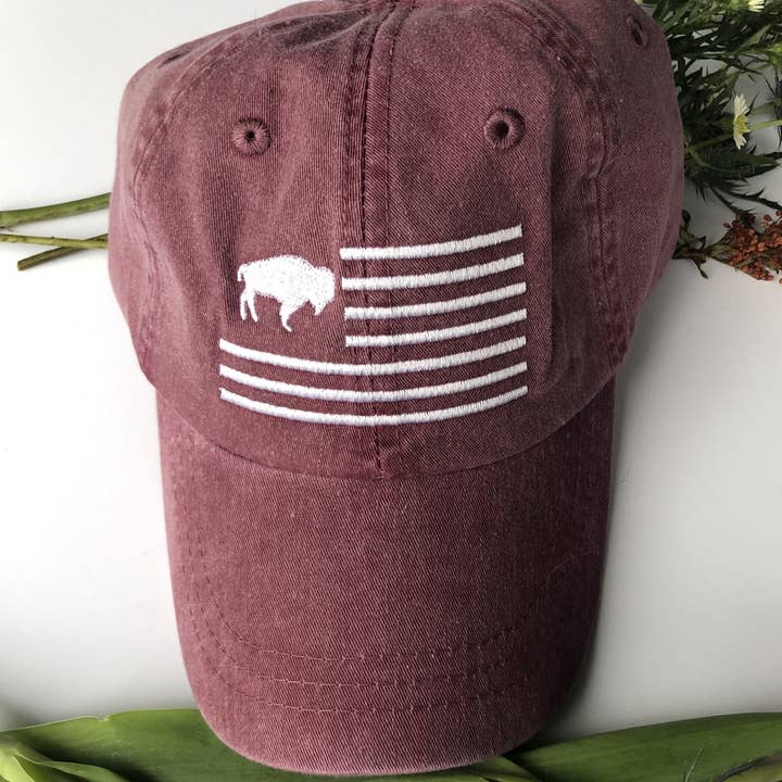 Maroon Buffalo Vlaghoed voor wholesale door Wild Roamer