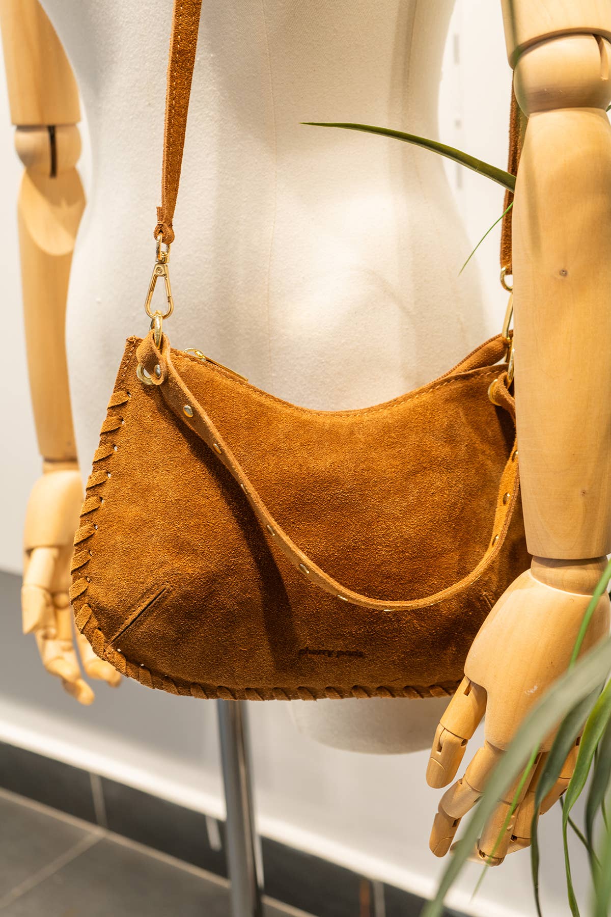 Cherry Paris - Wholesale Shoulder Bag - Women's - JOËLLE SUEDE Bag - 418721