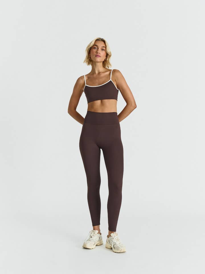 Softsculpt leggings - espresso for engroshandel hos Sisterly Tribe