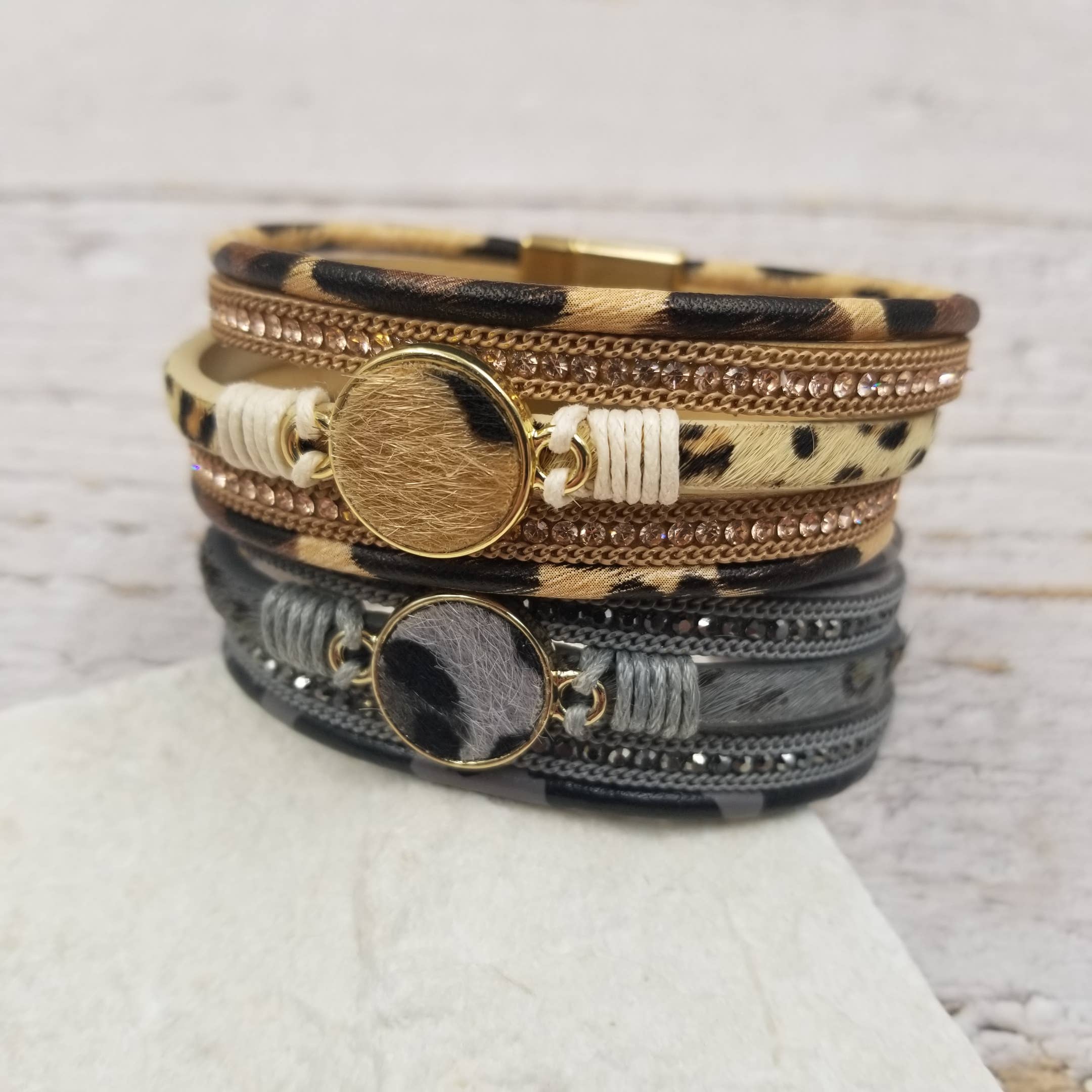 Treasure Wholesale - Vente Bracelet jonc - Bracelet en cuir magnétique léopard3