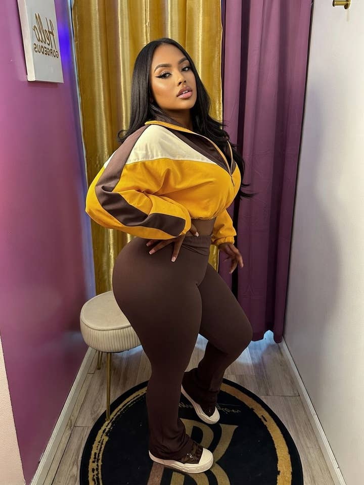 ENSEMBLE Veste Courte à Blocs de Couleur et Pantalon Évasé Taille Haute HR24060 pour la vente par MB Fashion Wholesale