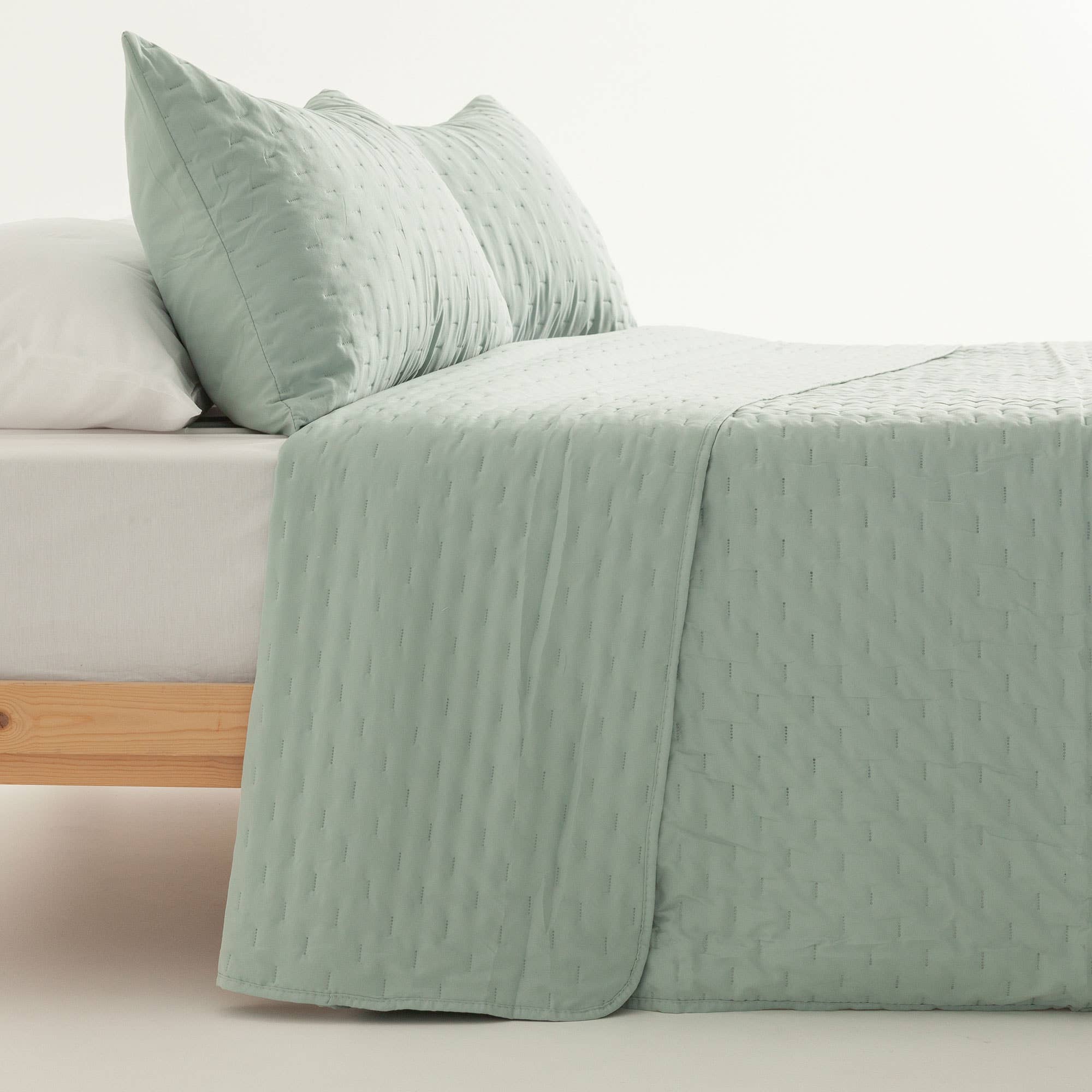 GAMUSI - Wholesale Quilt - NARA plain quilted bedspread with super soft touch8