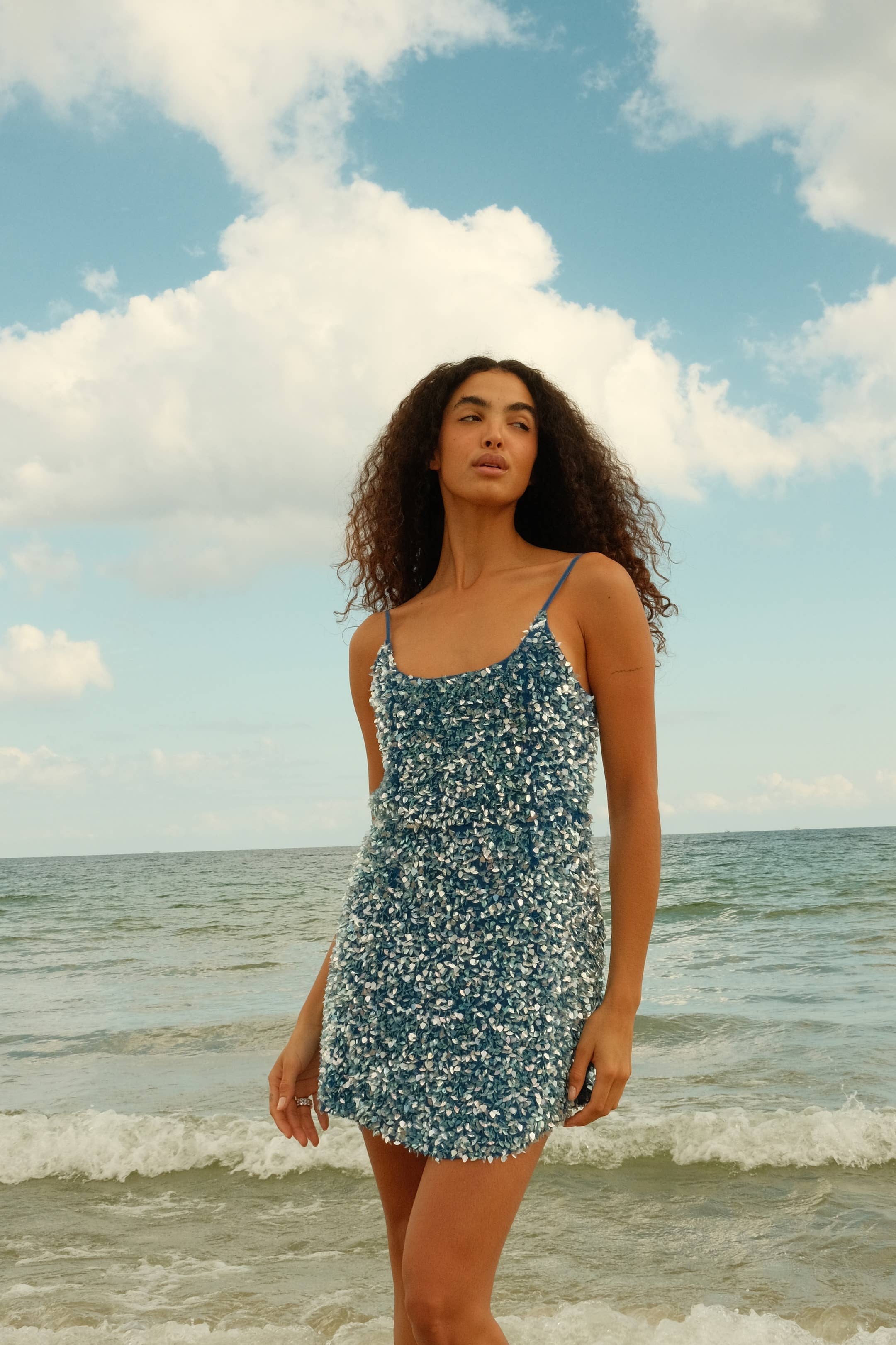 pītusa – Engroshandel Kjole - Dame – Minikjole med havglas pailletter9