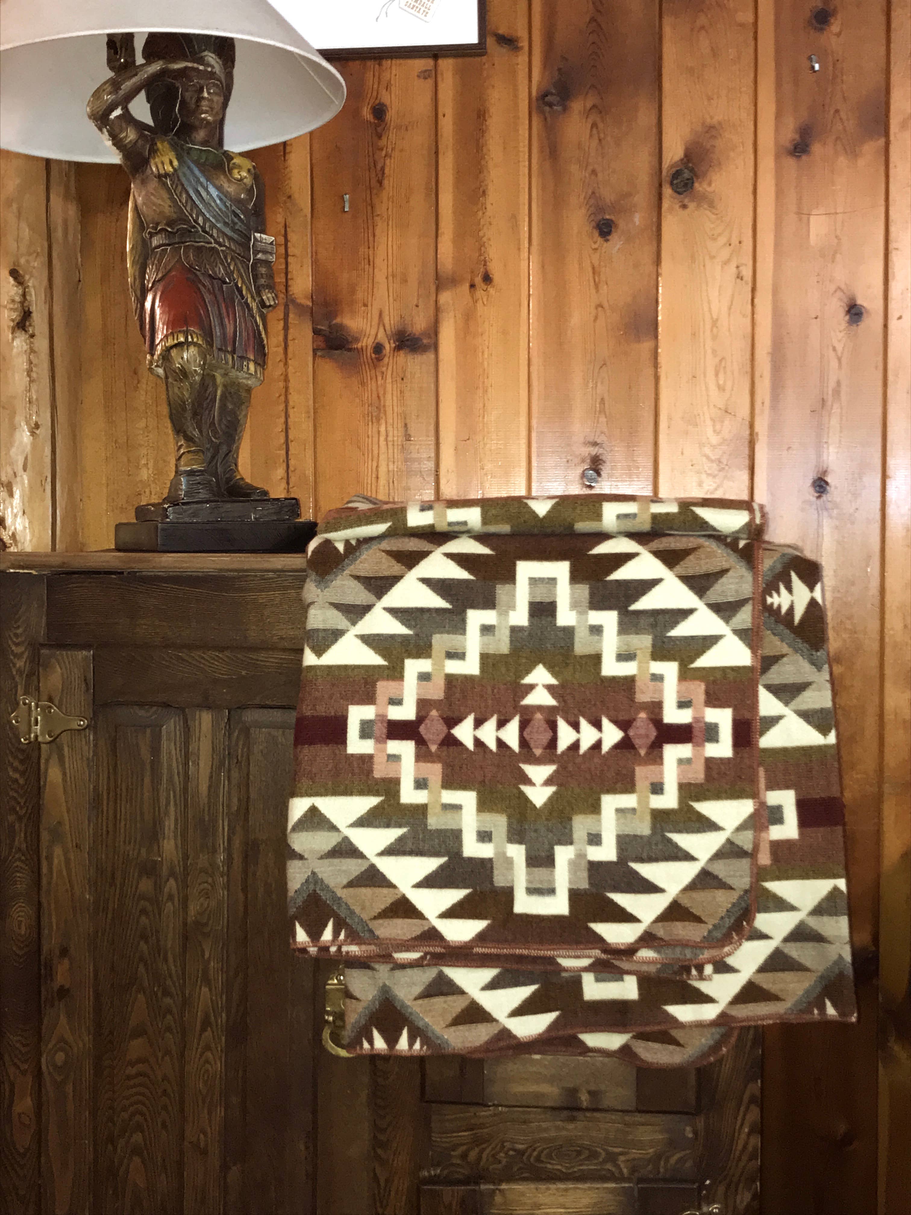Los Andes Shop - Wholesale Bedding Blanket - Southwestern Diamond Pattern Blanket Terracotta /Cream2
