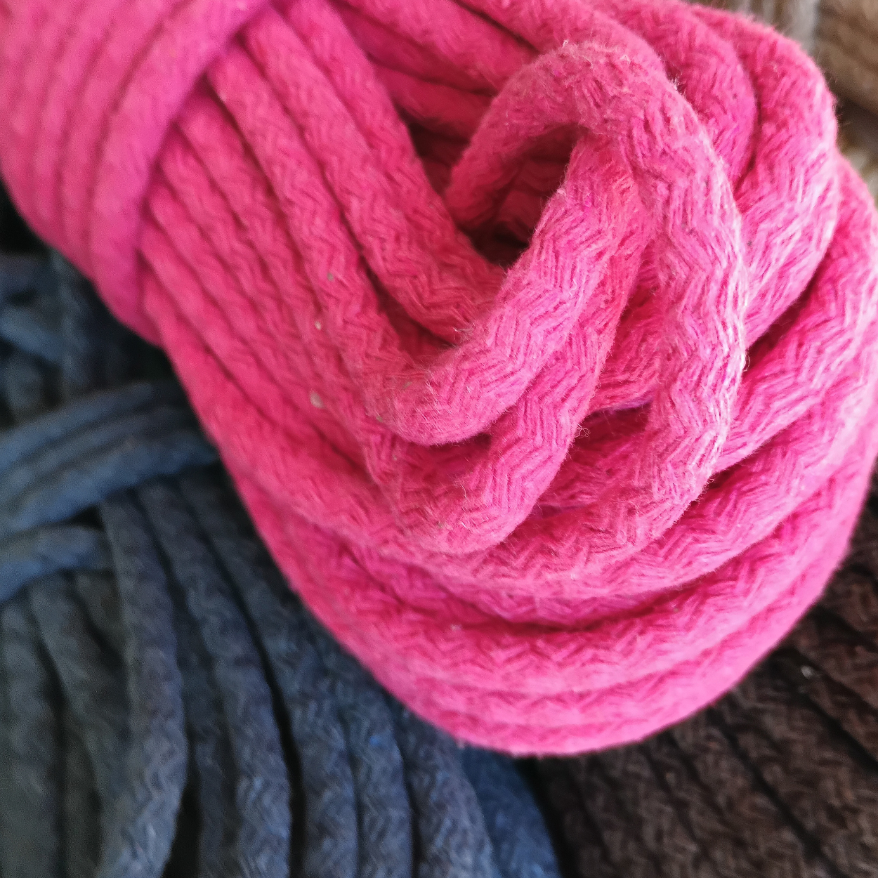 Dream Trimming Goods LLC - Wholesale Craft Supplies - Fuchsia Cotton Rope 1/4' inch x 500 Yrd –Macrame Braided 4