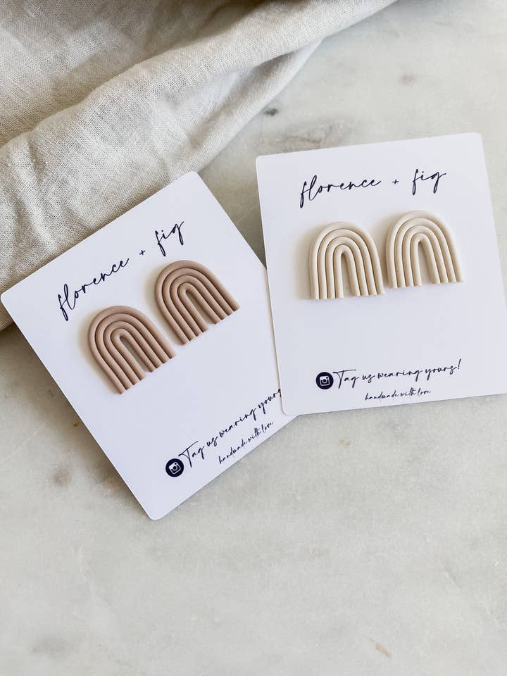 Mini borchie arcobaleno per la vendita all'ingrosso da parte di Florence and Fig