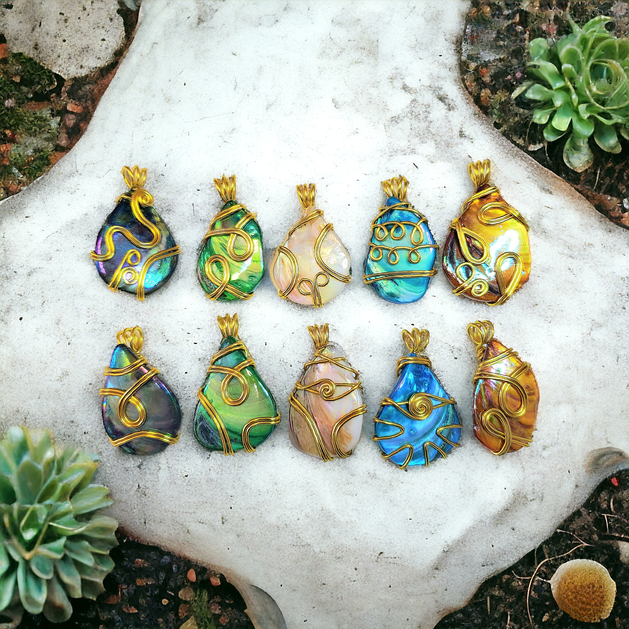 Different Branches - Venta al por mayor Abalorios/colgantes individuales - Colgantes únicos de concha envueltos en alambre, joyería artesanal11