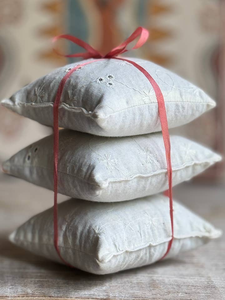 Lavendelsäckchen in Off-White für den Großhandel von Belle's Nest