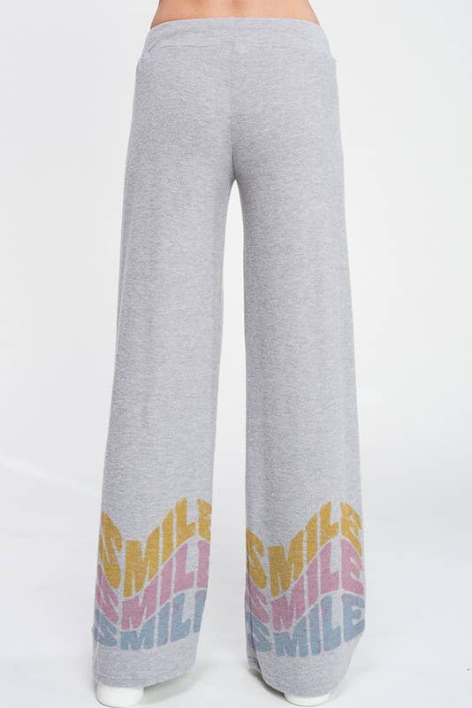 Peace Love Line – wholesale Mjukisset – Dam – STJÄRNA LEENDE TOPP OCH BYXOR LOUNGE SLITAGE SET3