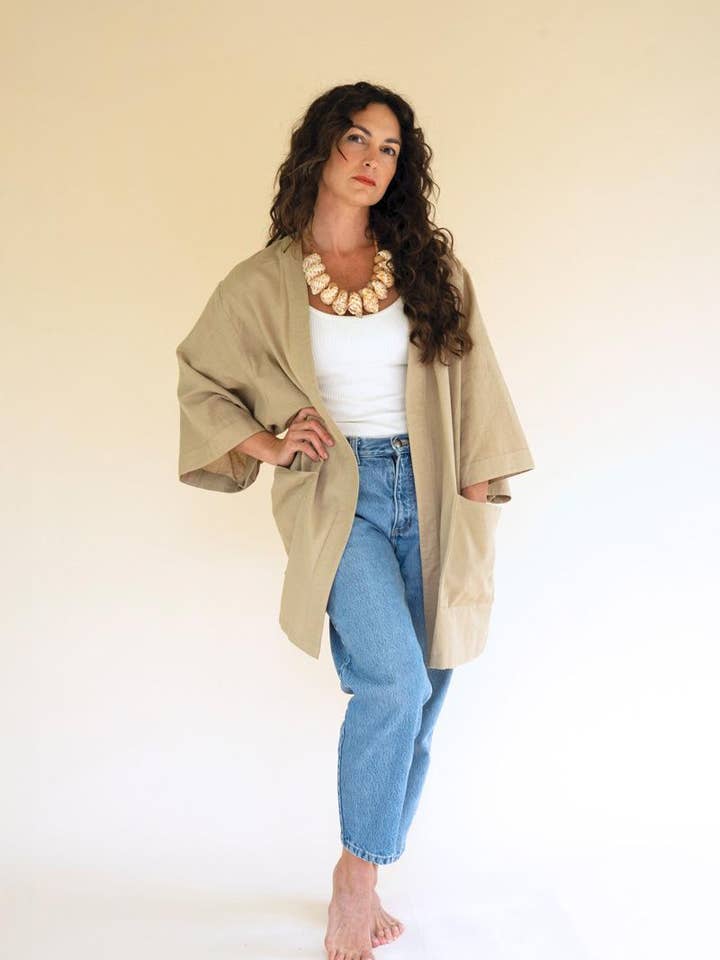 SHORT KIMONO WITH FRONT POCKETS - OATMEAL for wholesale by Kalalou