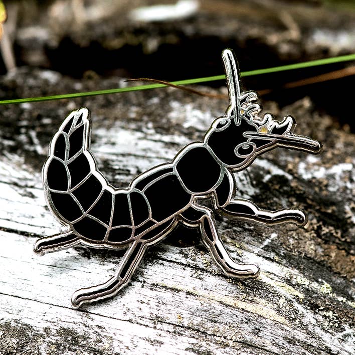 Pin's Émaillé Staphylin Odieux pour la vente par The Roving House