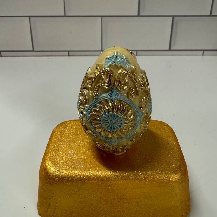 Elegance Egg Bath Bomb for wholesale by Honeycat Cosmetics