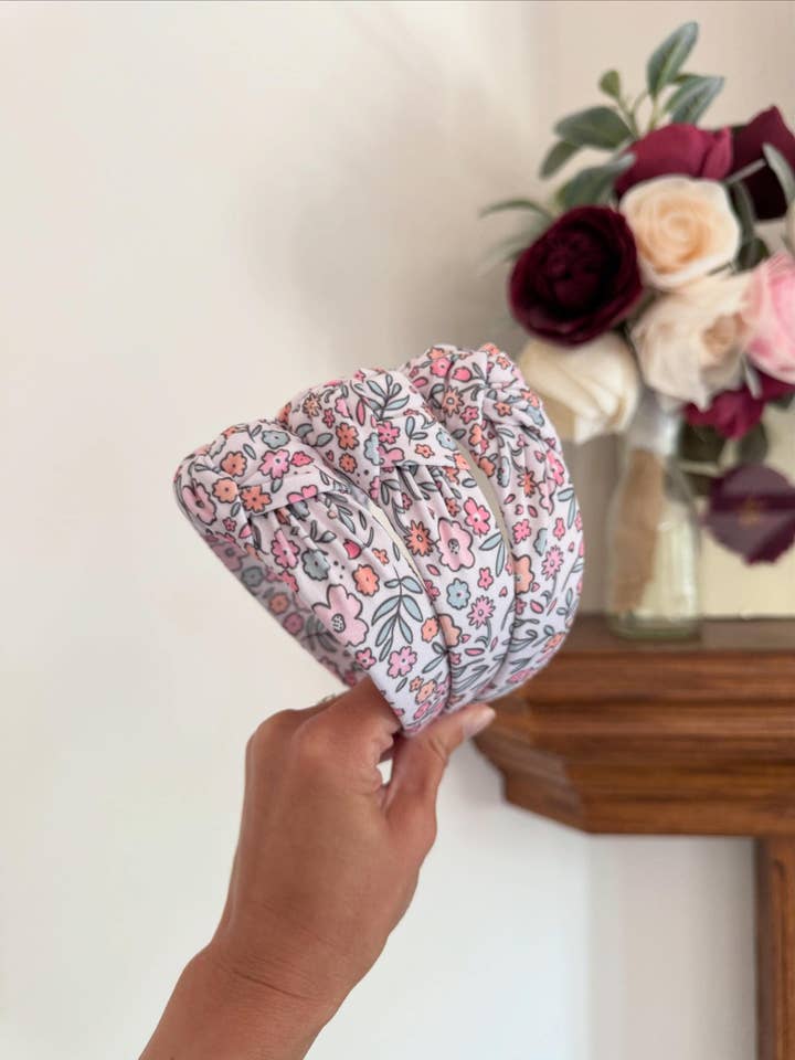 Bandeau rigide à motif floral automnal pour la vente par Brynnbands