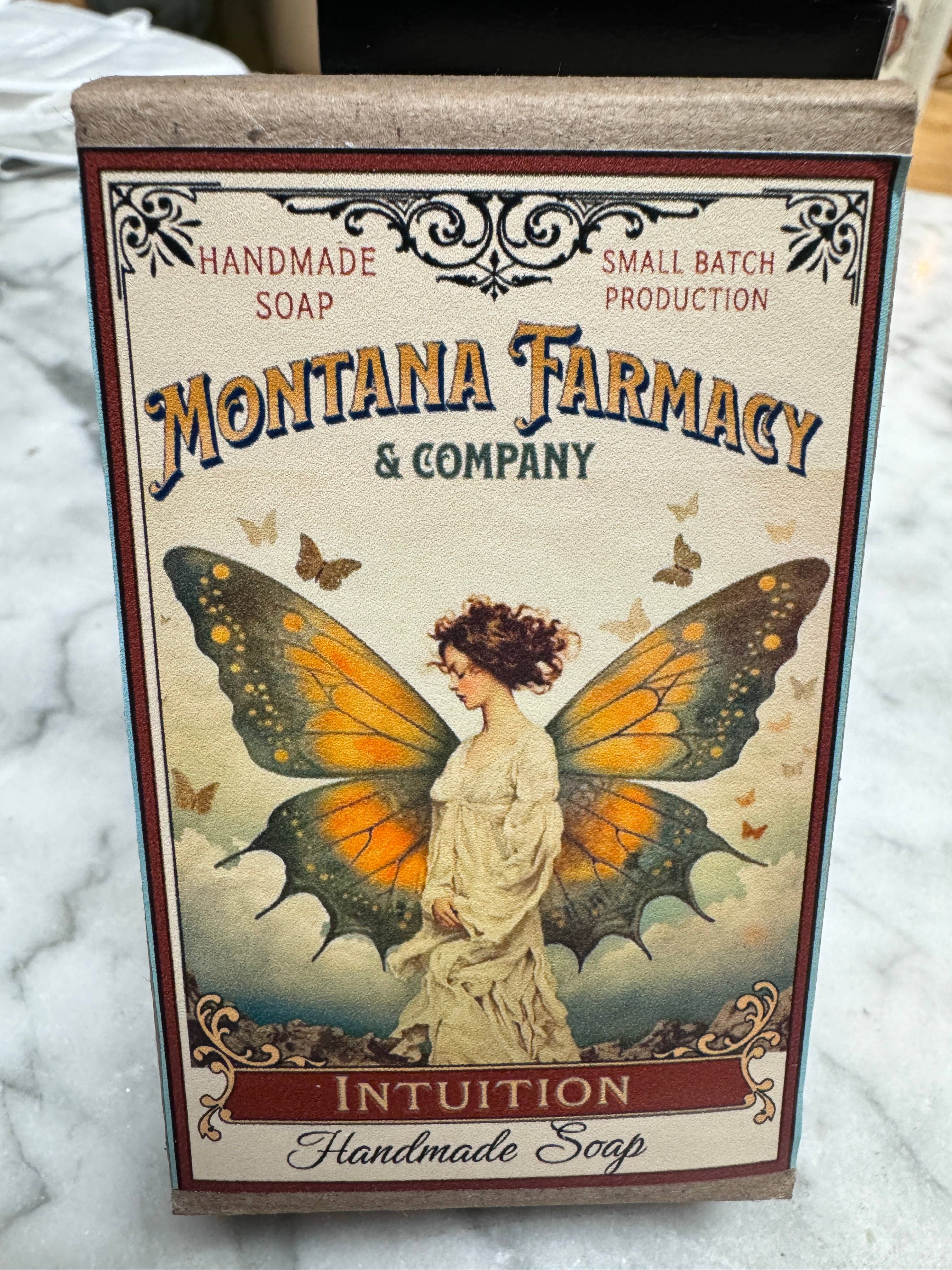 Montana Farmacy - Vendita all'ingrosso Saponette - Sapone fatto a mano a farfalla Vintage Nouveau Mint INTUITION1
