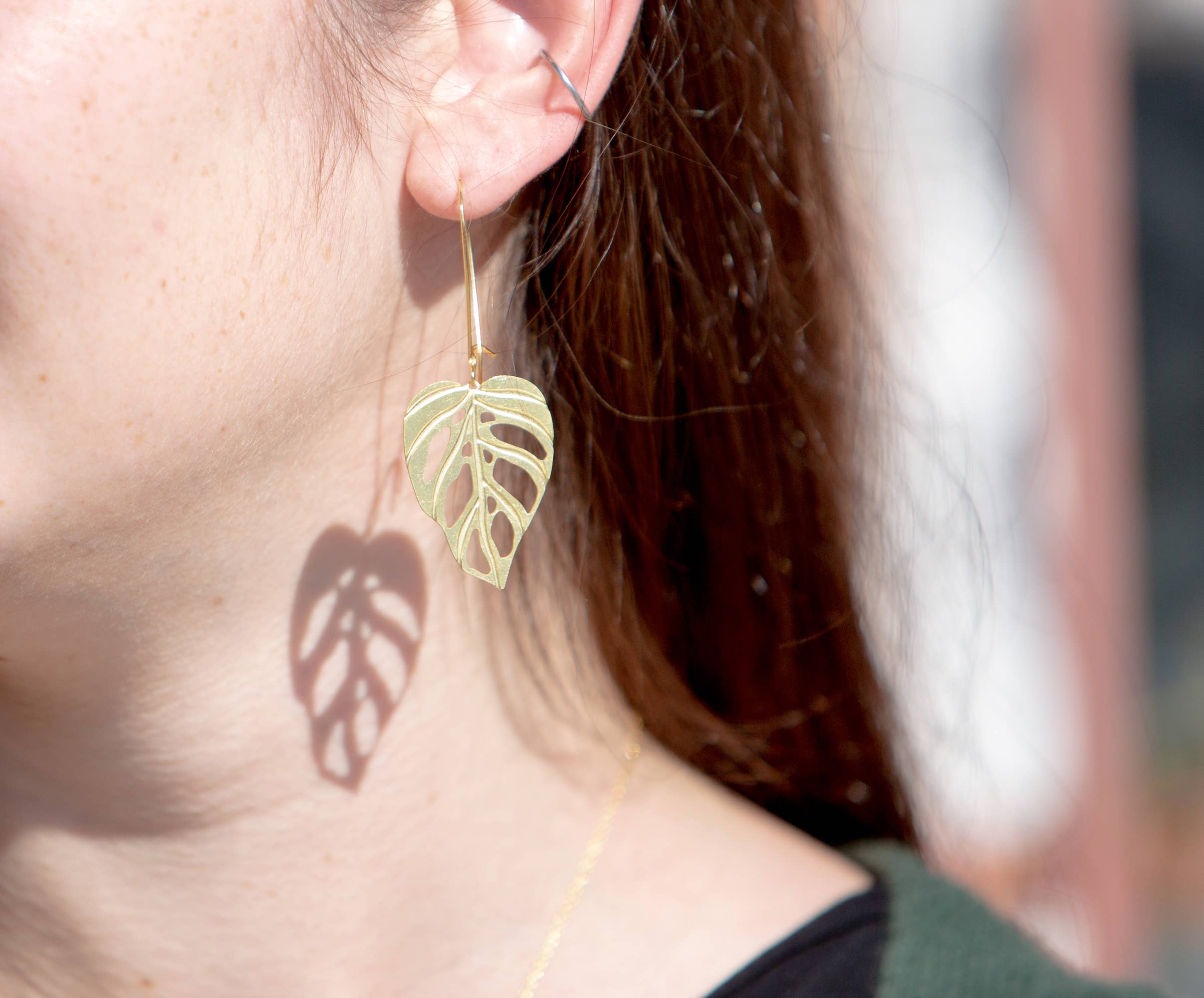 A Tea Leaf Jewelry - Wholesale Dangle Earrings - Monstera Adansonii Leaf Earrings3