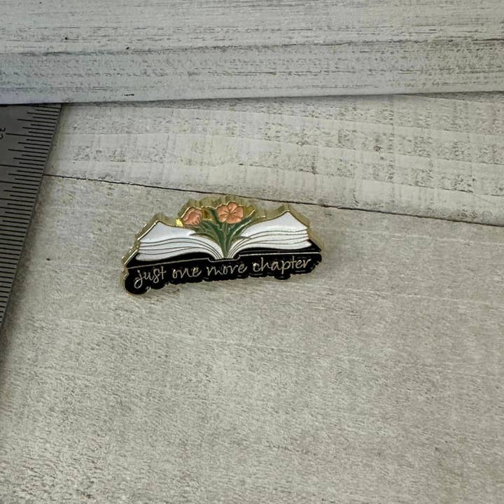 Crazy Heifers Wholesale - Wholesale Lapel Pin/Button - Trendy Lapel Pins