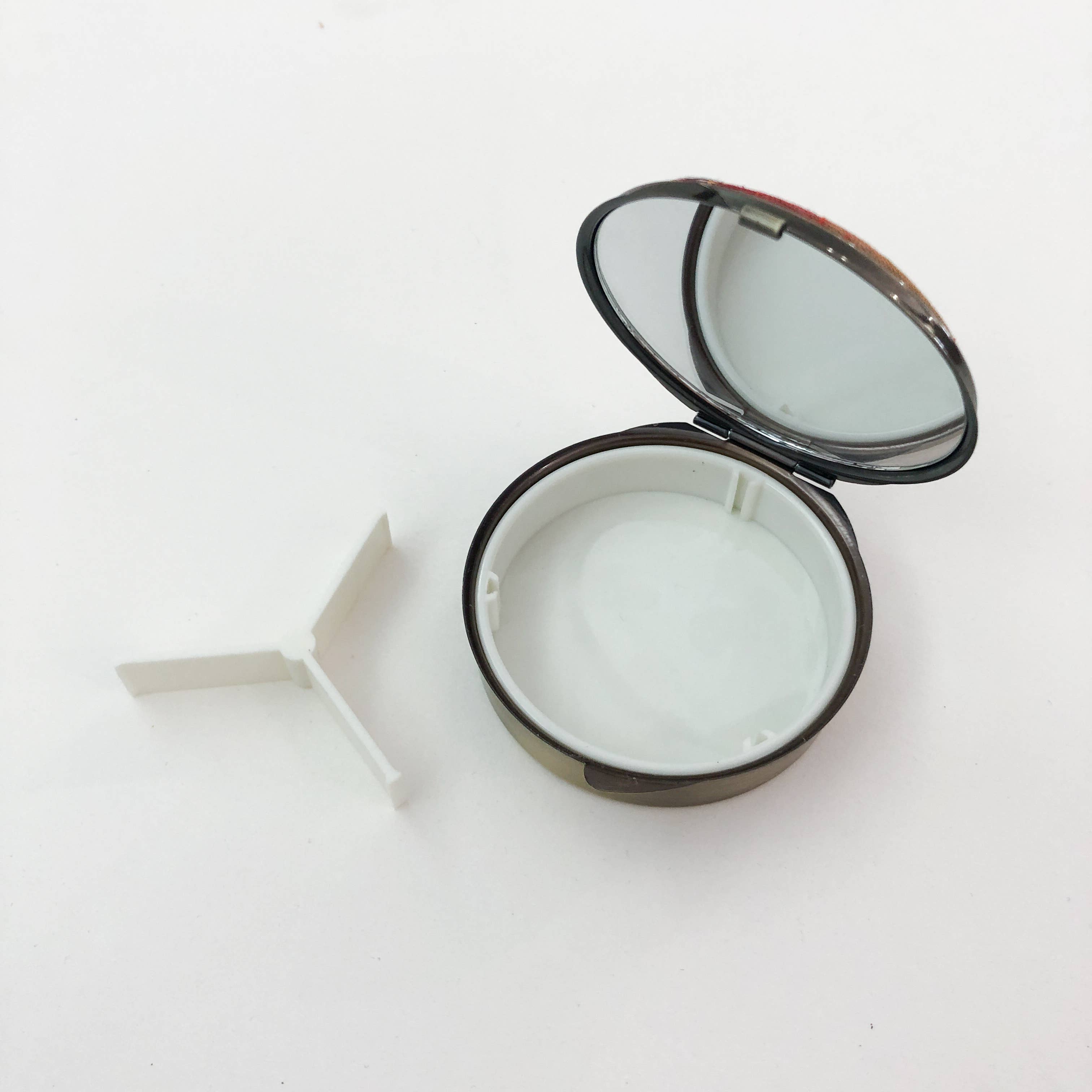 OTTO FINN – Engroshandel Smykkesskrin – Antik bronze rund spejl-æske til smykker og piller4