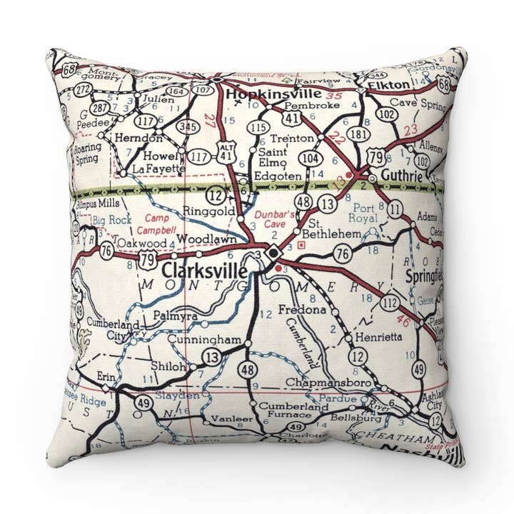 Coussin décoratif carte de Clarksville Tennessee pour la vente par Daisy Mae Designs